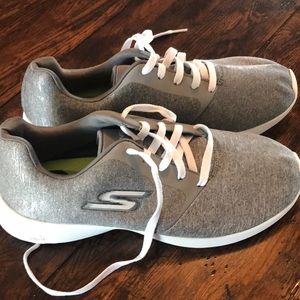 Sketcher tennis shoes